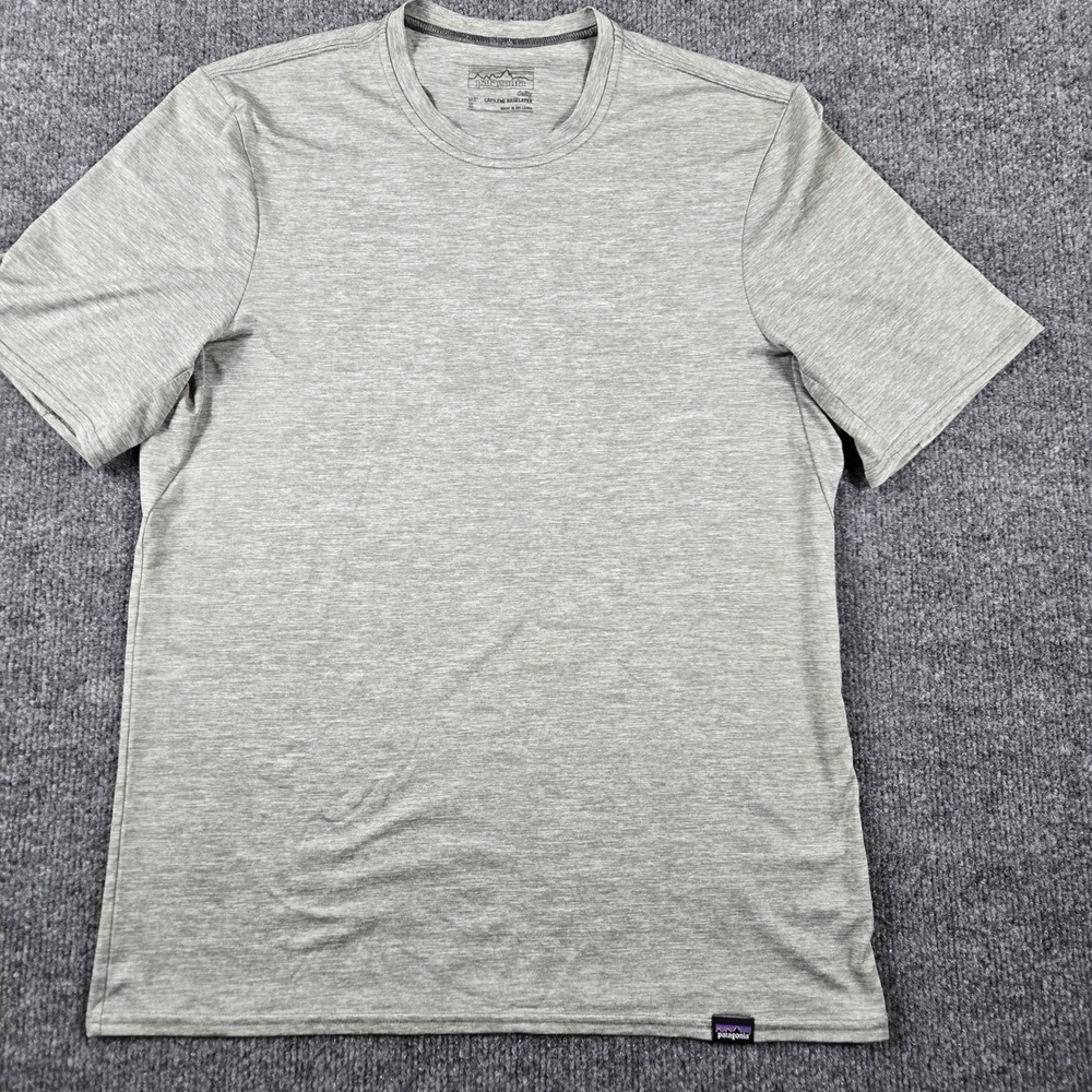 Patagonia Capilene Daily Baselayer Shirt Mens Small Gray Short Sleeve Tee